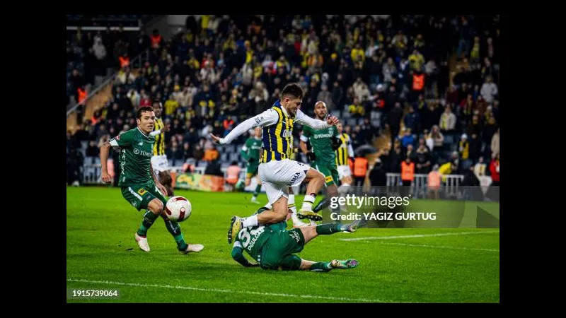 Trận đấu giữa Fenerbahce và Konyaspor Trận đấu giữa Fenerbahce và Konyaspor